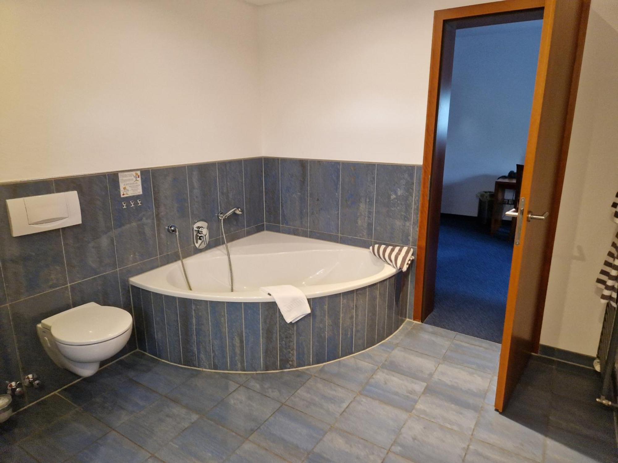 Hotel-Restaurant Thomsen Delmenhorst Dış mekan fotoğraf